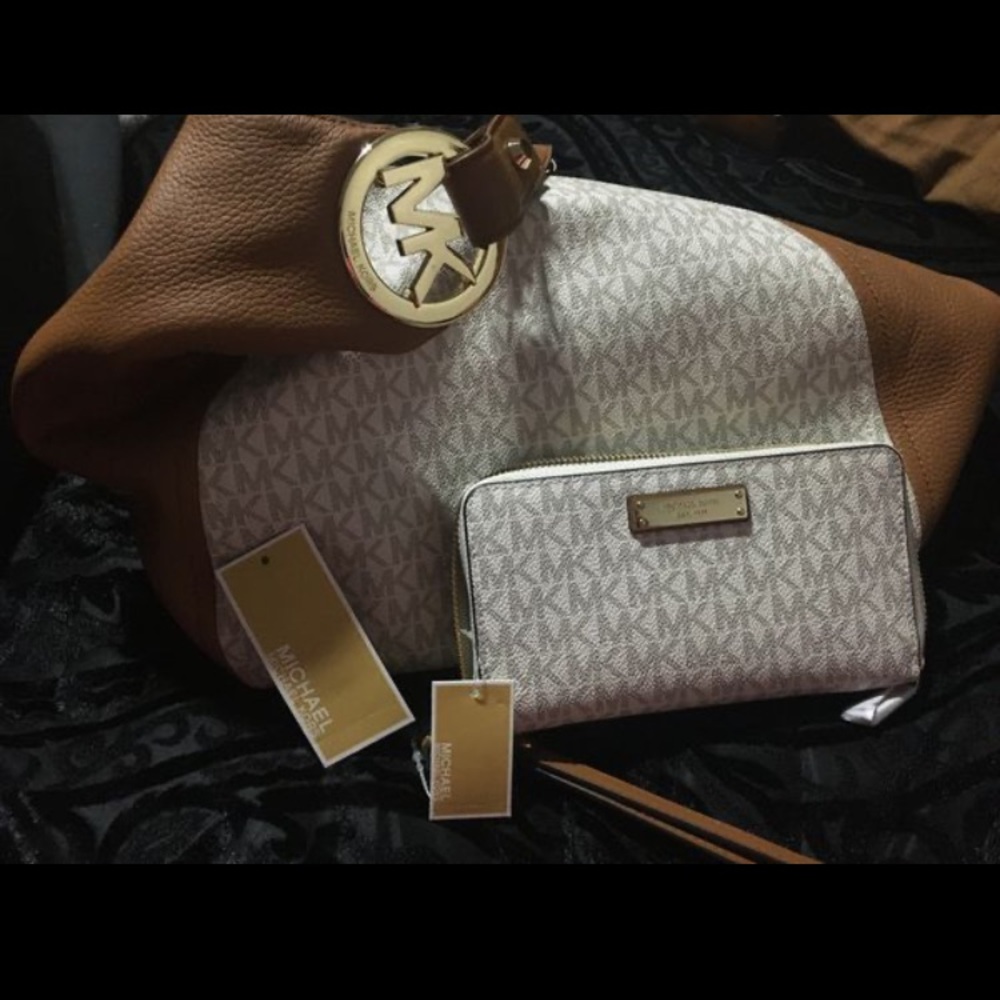 Michael Kors purse and matching wallet